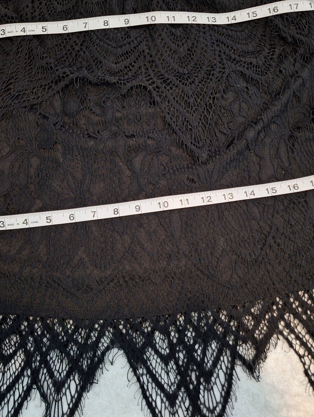Black Lace Off-The-Shoulder Blouse Cami Strap Scalloped Hem Top Womens Large - Picture 6 of 9